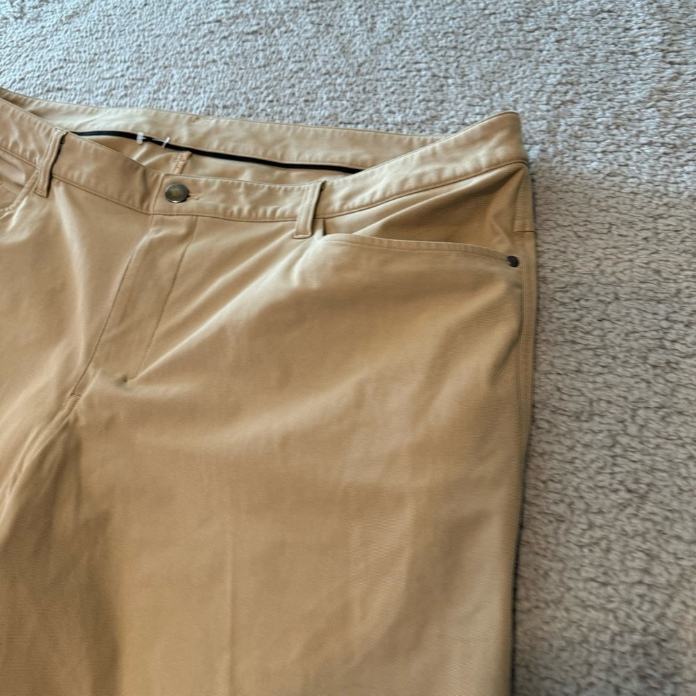 Lululemon ABC Pant Classic Color  Tofino Sand Size 40x26” - Picture 6 of 11